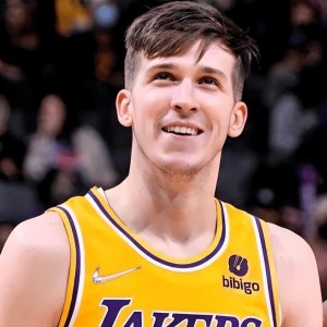 开云体育首页登陆-绝杀掘金！雷迪克爆赞2功臣，詹姆斯展望六连客，东契奇归结团队