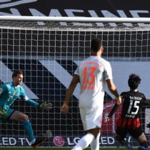 开云电竞中文版-爱挖坑的拜仁终于没能爬出来，德甲的悬念活过来了